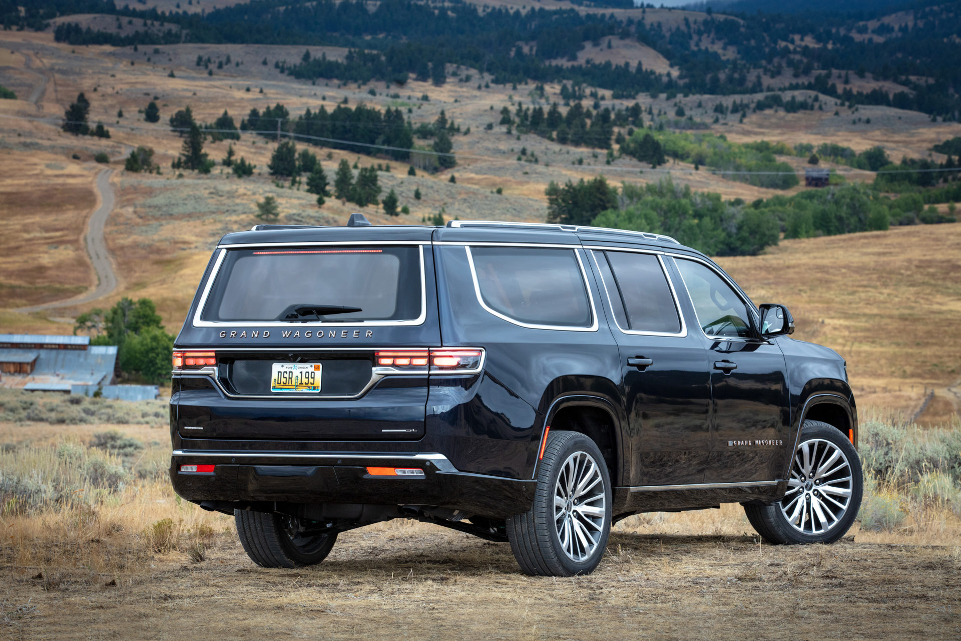 2023 Jeep Grand Wagoneer L - Tests op de weg - MotorWeek (2023)