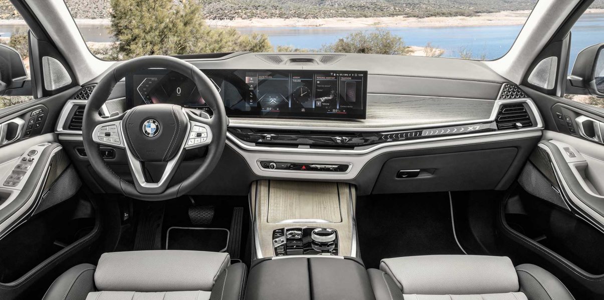 2023 BMW X7 Interior Dashboard