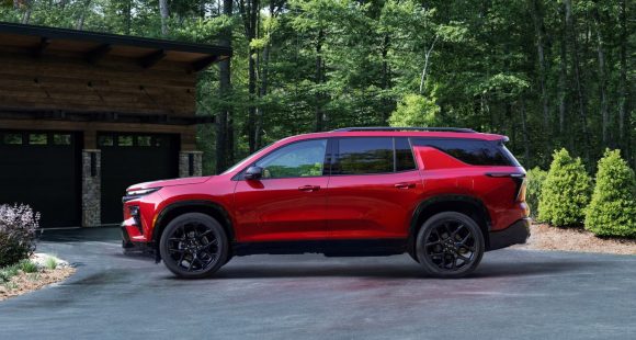 2024 Chevrolet Traverse Debuts with Aggressive, Truck-Like Style 2