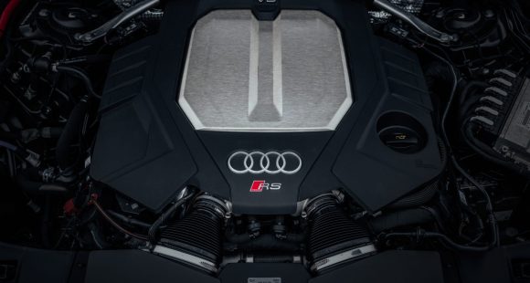 2023 Audi RS 6 Avant 1
