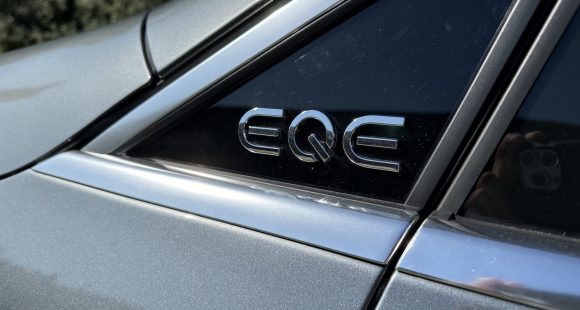 2023 Mercedes-EQE SUV 2