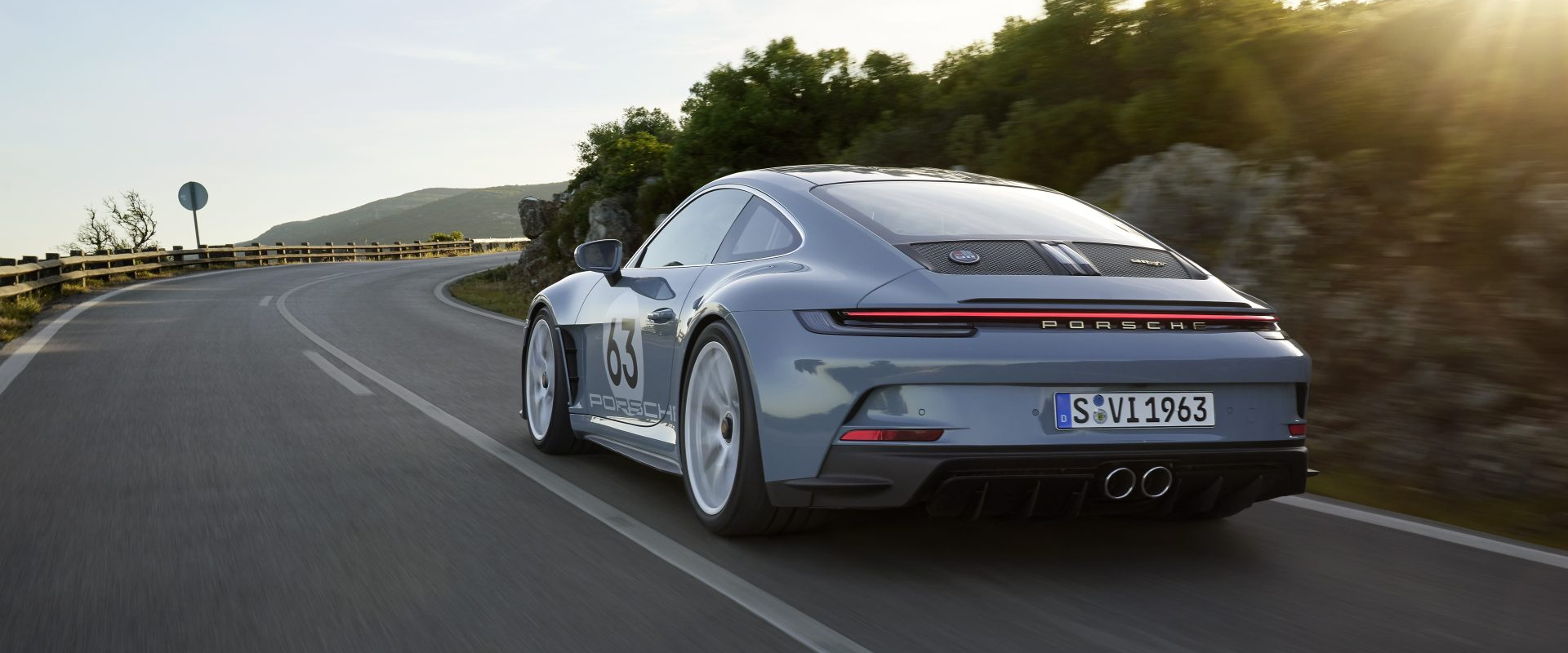 2024 Porsche 911 S/T 1