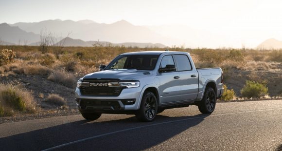 2025 Ram 1500 Ramcharger Debuts as Extended Range EV; Electric Propulsion with an ICE Twist 13