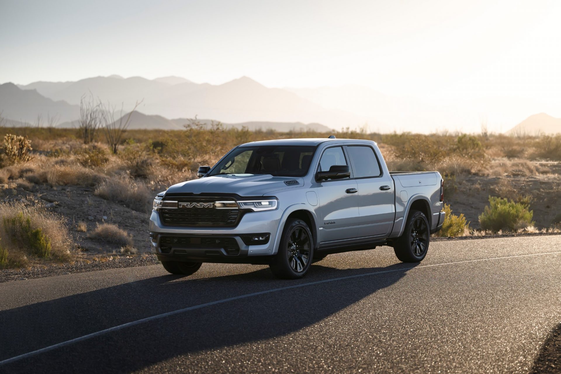 2025 Ram 1500 Ramcharger Debuts as Extended Range EV; Electric