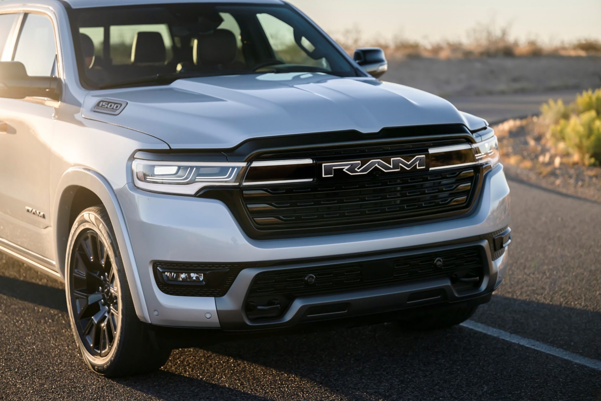 2025 Ram 1500 Ramcharger Debuts as Extended Range EV; Electric