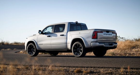 2025 Ram 1500 Ramcharger Debuts as Extended Range EV; Electric Propulsion with an ICE Twist 11