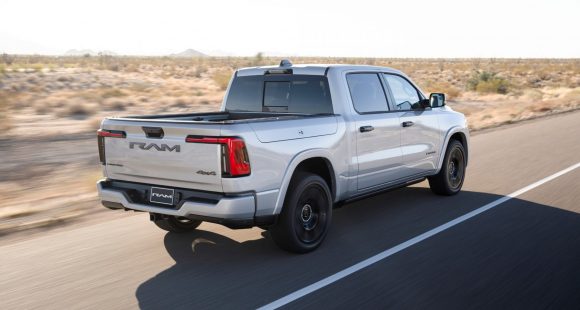 2025 Ram 1500 Ramcharger Debuts as Extended Range EV; Electric Propulsion with an ICE Twist 9