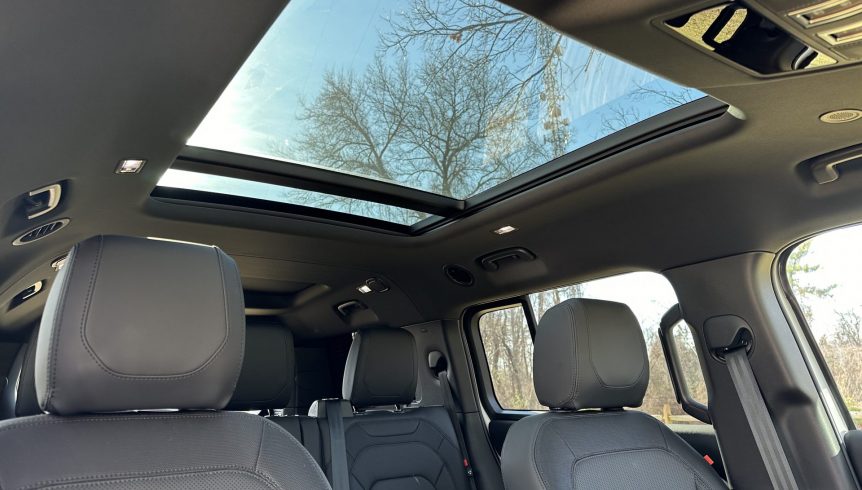 2024 Land Rover Defender 130 Outbound Moonroof