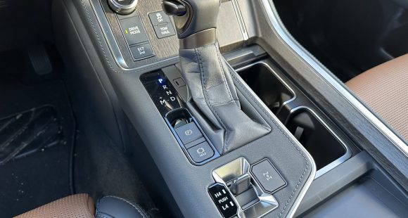 2024 Lexus GX Luxury+ Gear Shift