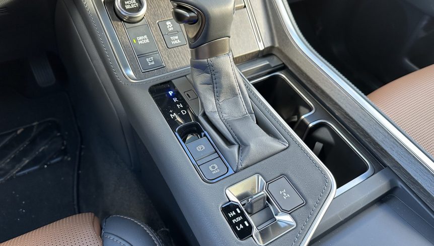 2024 Lexus GX Luxury+ Gear Shift