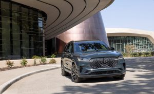 Lincoln Aviator Refresh Brings More Tech and BlueCruise Hands-Free Driving 1