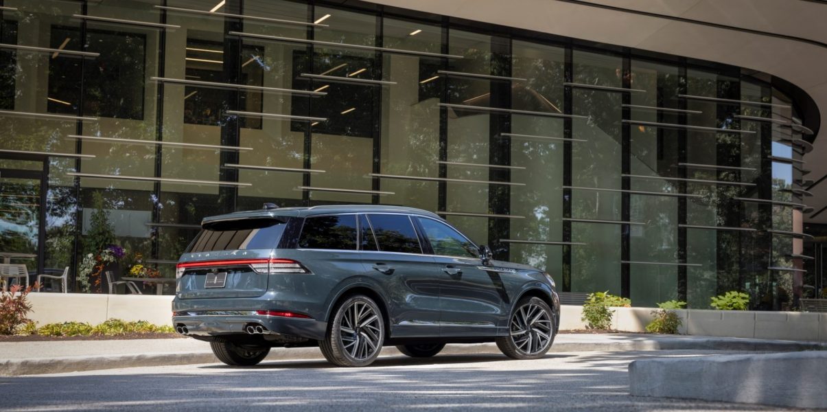 Lincoln Aviator Refresh Brings More Tech and BlueCruise Hands-Free Driving 2