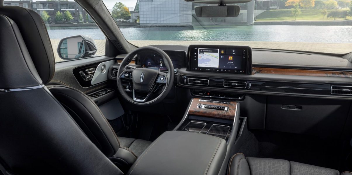 Lincoln Aviator Refresh Brings More Tech and BlueCruise Hands-Free Driving 3