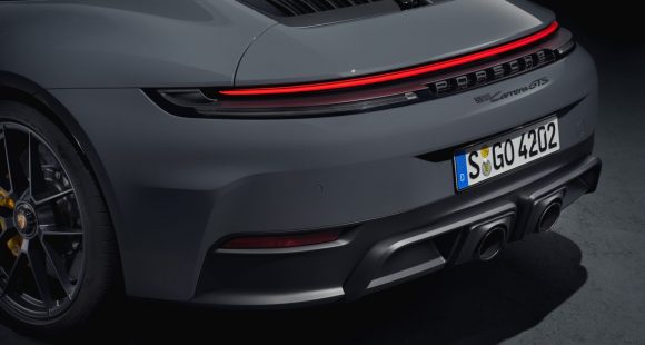 Porsche 911 Updated; New Hybrid Model Debuted 5