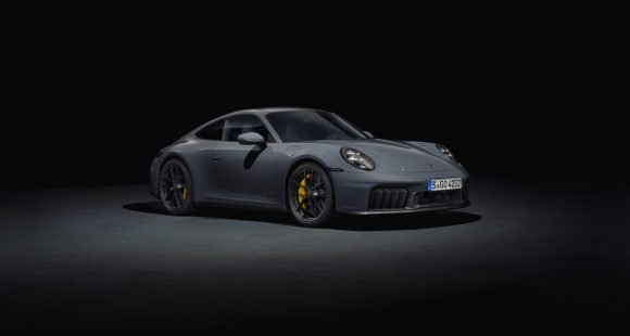Porsche 911 Updated; New Hybrid Model Debuted 6