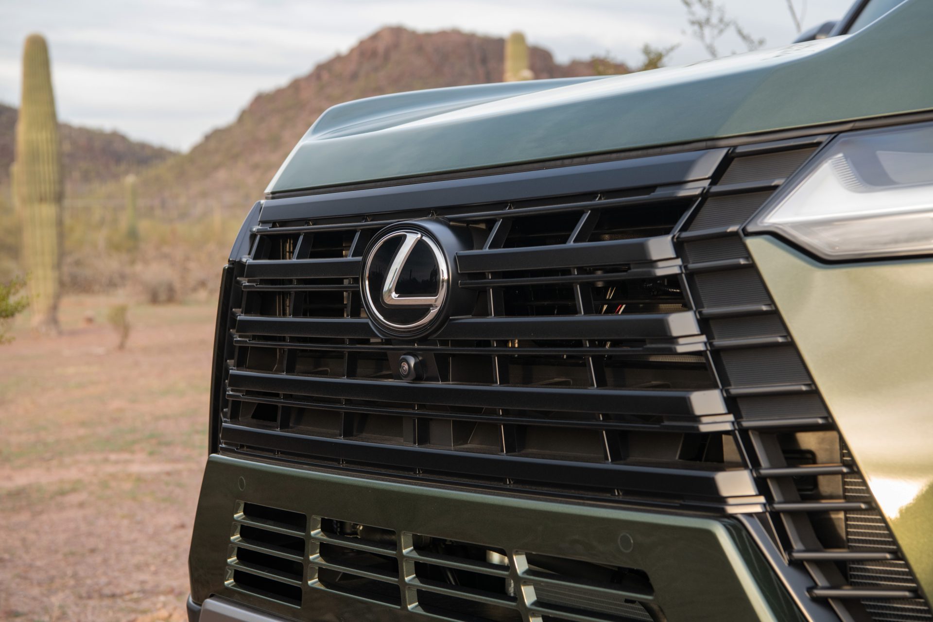 2024 Lexus GX550 - Road Tests MotorWeek