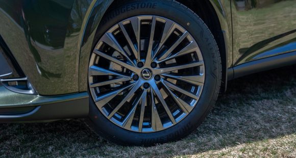 2024 Lexus RX450h+ Wheels