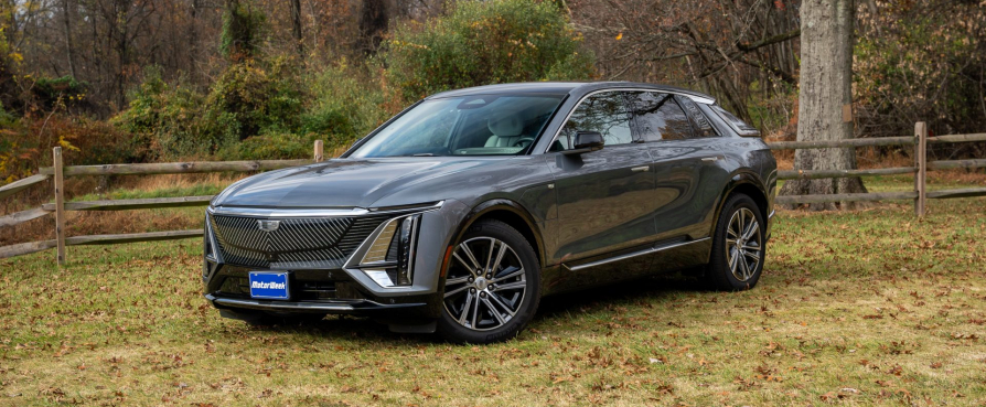 2023 Cadillac Lyriq 2