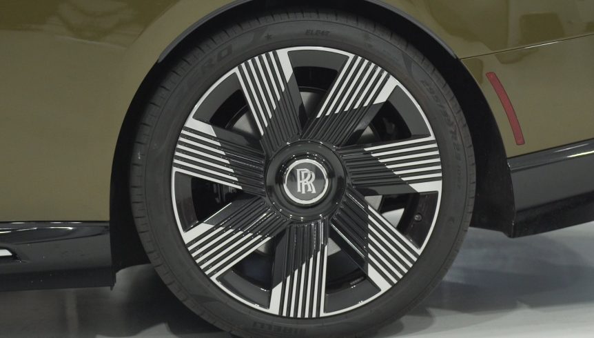 2024 Rolls-Royce Spectre Wheels