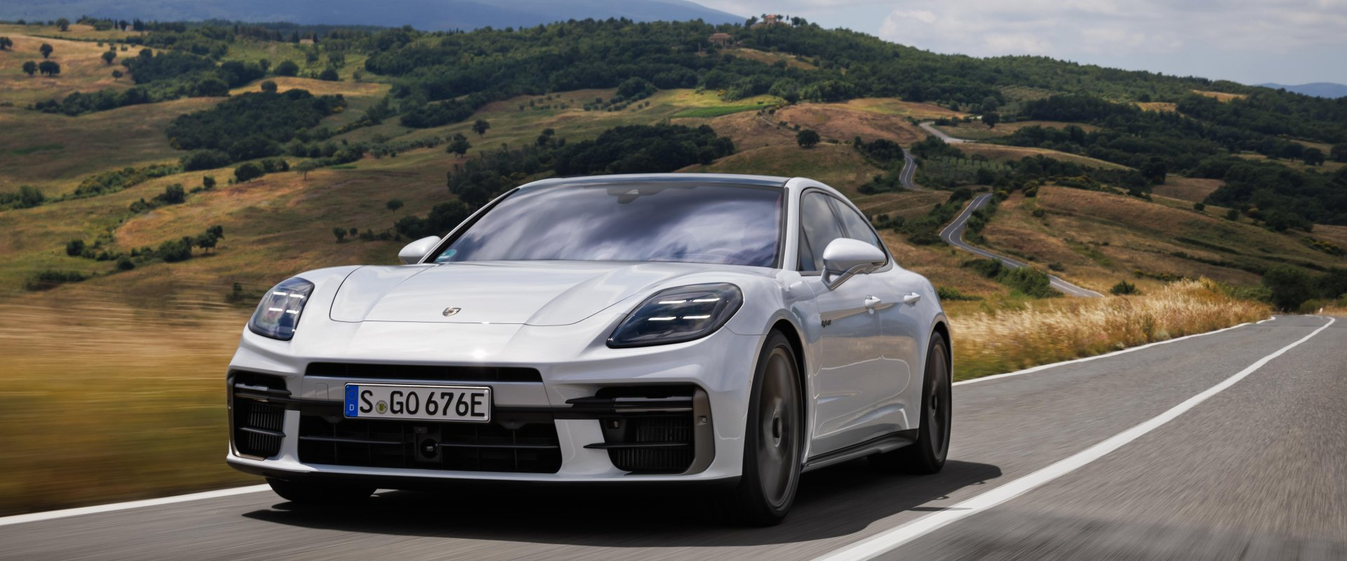 2025 Porsche Panamera Turbo S E-Hybrid, GTS Unveiled 6