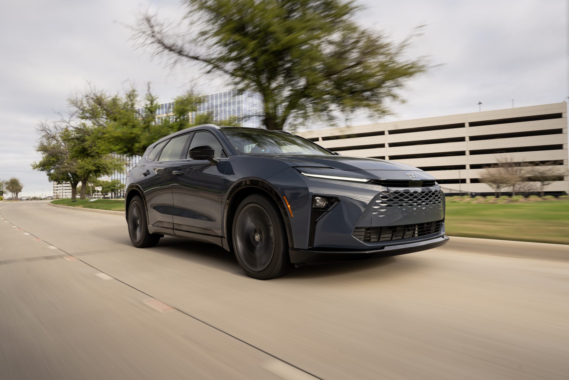 2025 Toyota Crown Signia - Quick Spins MotorWeek