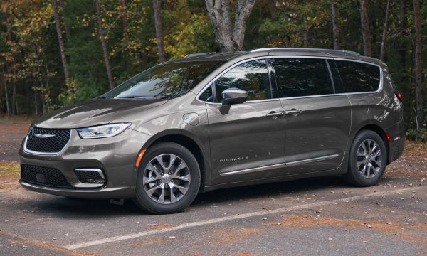 2024 Chrysler Pacifica PHEV