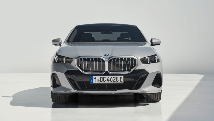 2024 BMW i5 M60 4