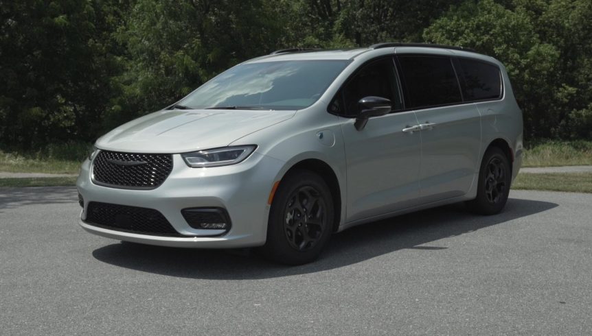 2024 Chrysler Pacifica PHEV 2