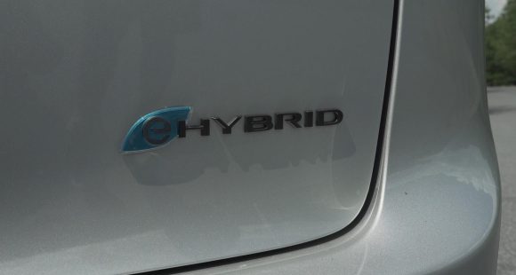 2024 Chrysler Pacifica PHEV 6