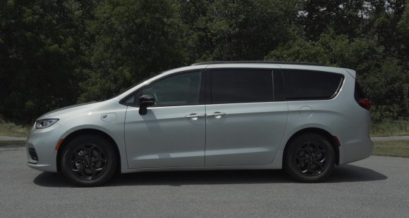 2024 Chrysler Pacifica PHEV 9