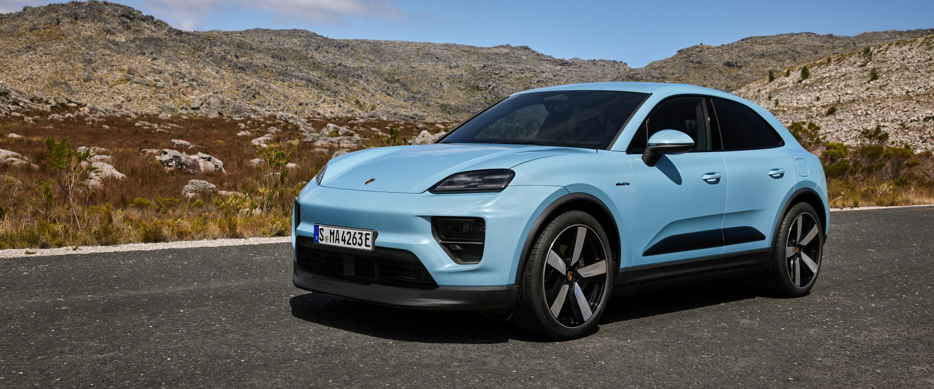 2025 Porsche Macan Base & Macan 4S