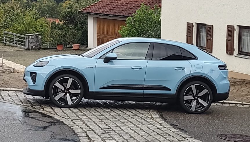 2025 Porsche Macan Base & Macan 4S 2