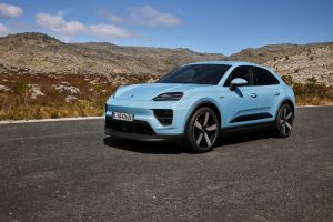 2025 Porsche Macan Base & Macan 4S