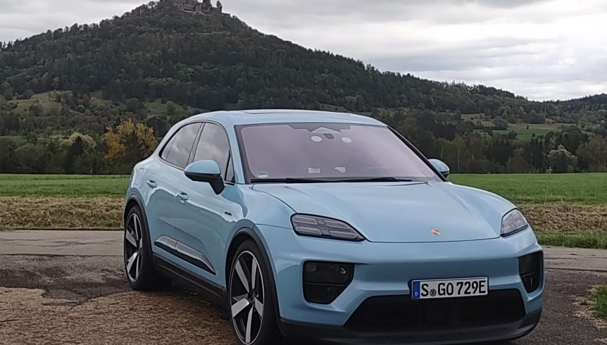 2025 Porsche Macan Base & Macan 4S 3