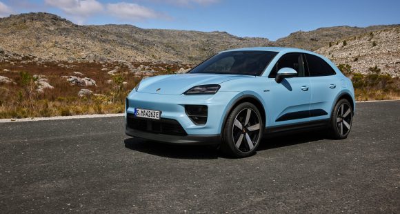 2025 Porsche Macan Base & Macan 4S