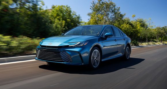 2025 Toyota Camry 17