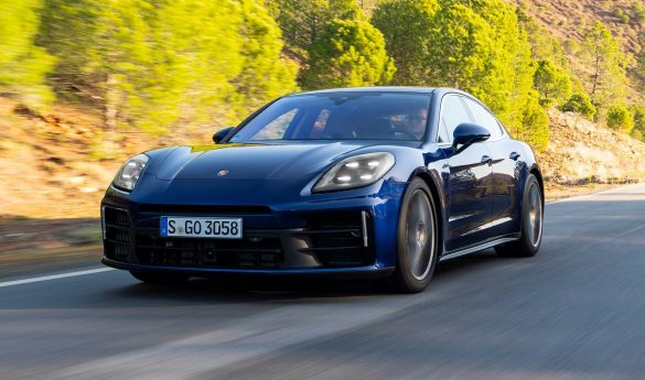 2024 Porsche Panamera 4