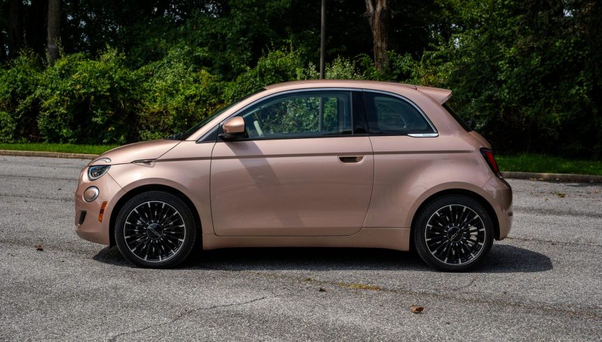 2024 Fiat 500e 17