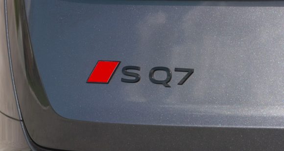 2025 Audi SQ7 10