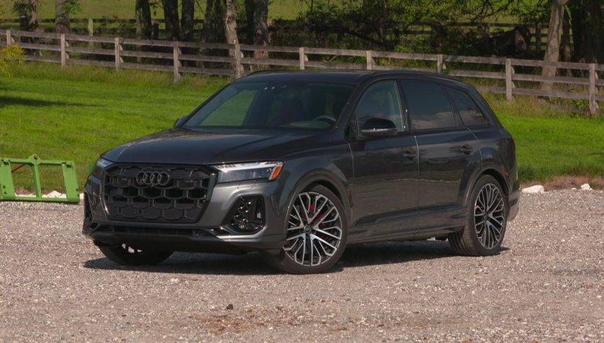 2025 Audi SQ7 12