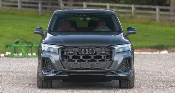 2025 Audi SQ7 13