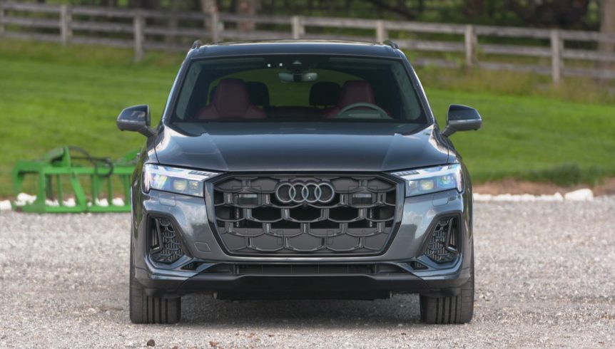 2025 Audi SQ7 13