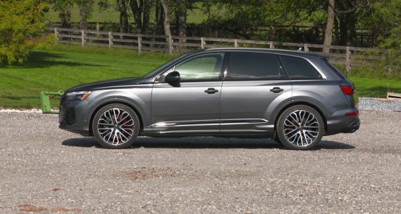 2025 Audi SQ7 14