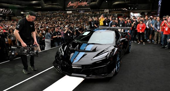 First 2025 Chevrolet Corvette ZR1 Sold; Raised $3.7 Million for Charity 4