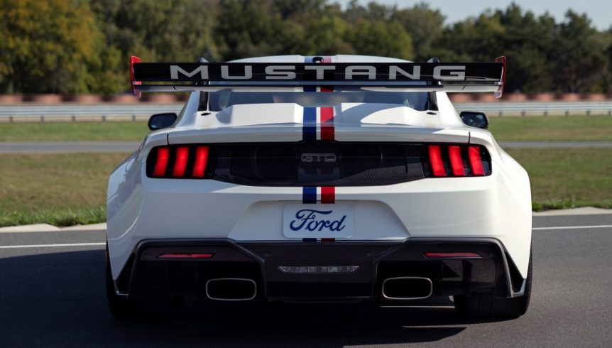 Ford Mustang GTD Celebrates Nürburgring Success and Land Speed Record Setter 2