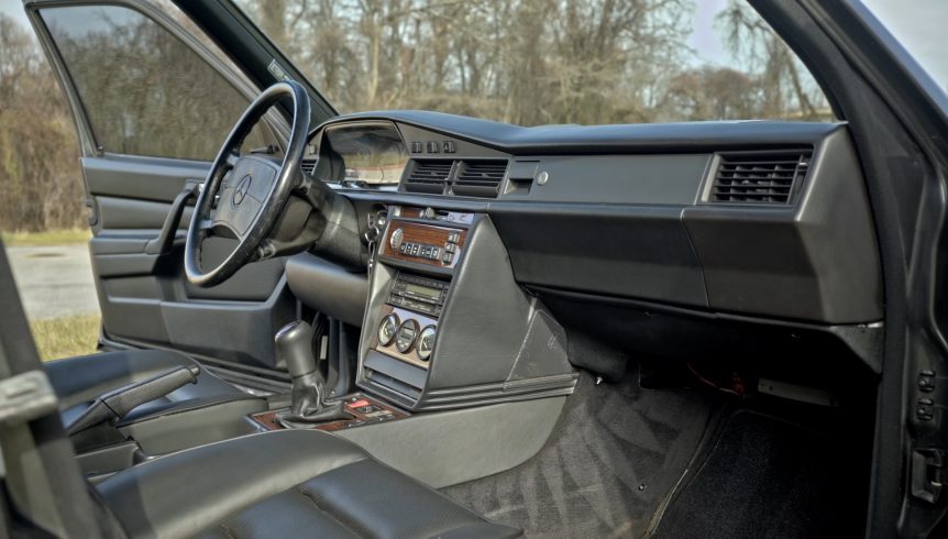 1986 Mercedes-Benz 190e 2.3-16 11